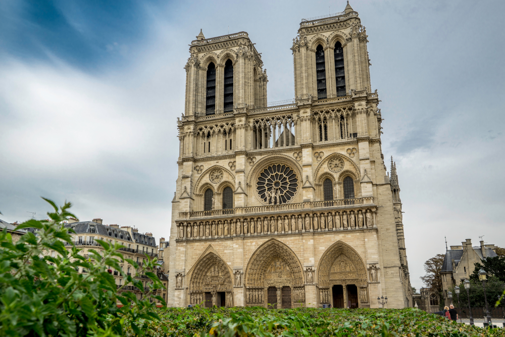 vitraux Notre-Dame Claire Tabouret Pinault